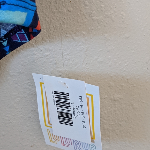 New LuLaRoe Lynnae L (14-16) - Picture 6 of 6